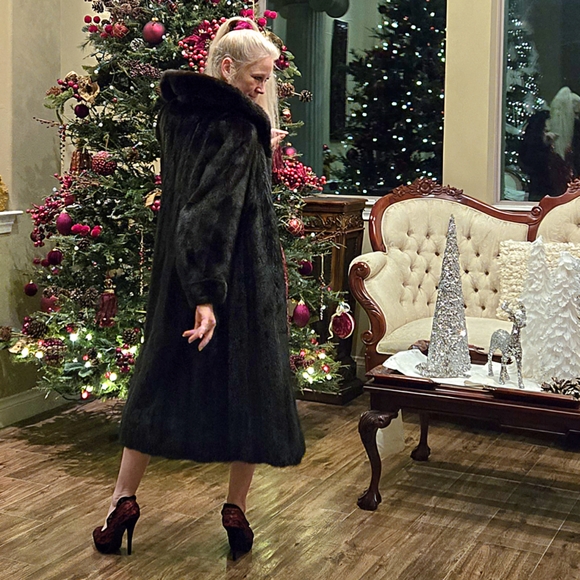 Genuine Blackglama Long Mink Fur Coat - Picture 1 of 16